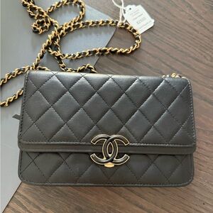CHANEL Black Quilted Crossbody Bag with Gold Chain